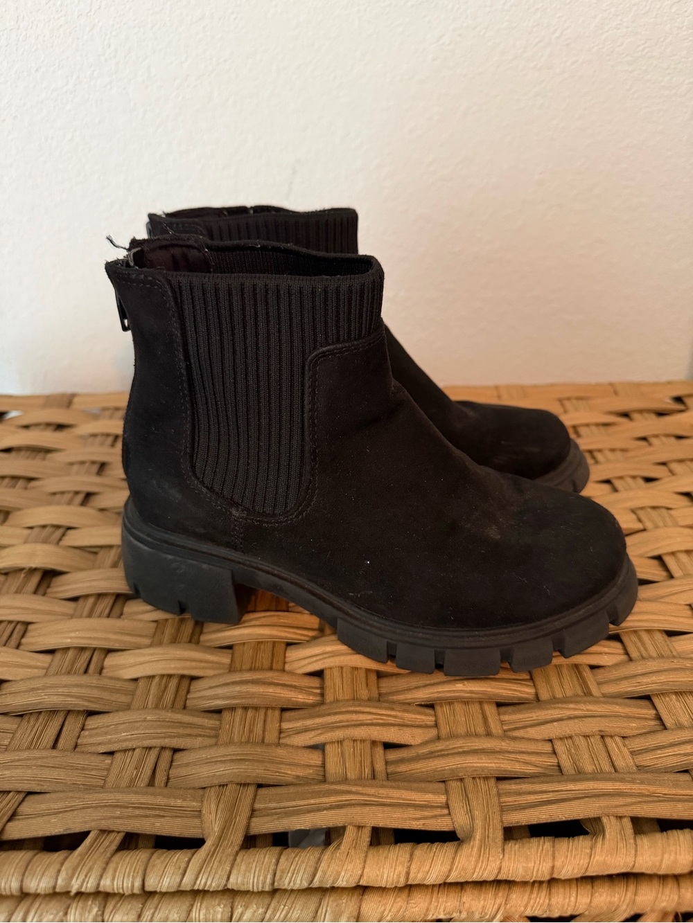 wonder nation Black Kids Chelsea Lug Boots